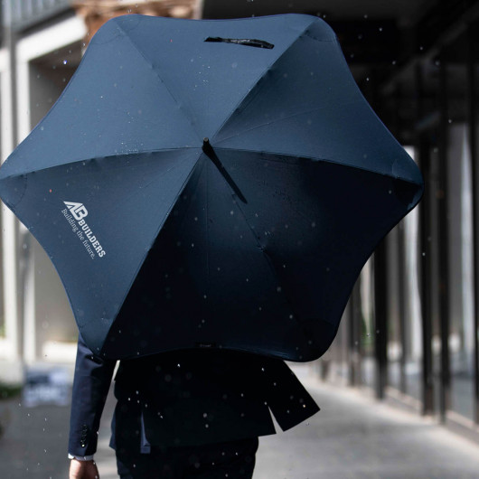 BLUNT Coupe Umbrellas Lifestyle